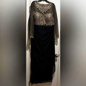 STUNNING Formal Evening Gown